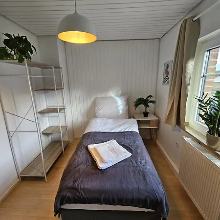 Prázdninový dům Satzveyhouse Fuer Gruppen Monteure Bis 11 Pers Inkl Wlan Tv Vollausstattung 7 Zimmer Mechernich