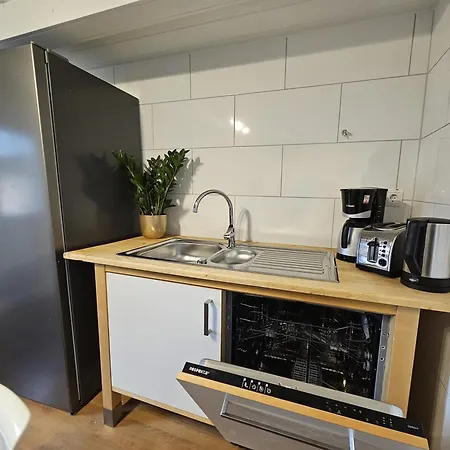 Satzveyhouse Fuer Gruppen Monteure Bis 11 Pers Inkl Wlan Tv Vollausstattung 7 Zimmer